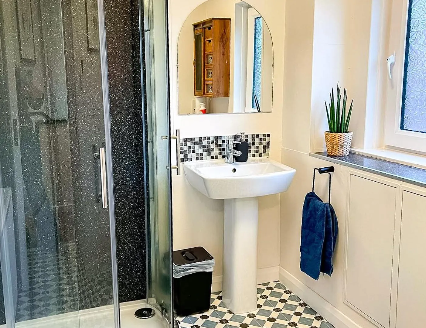 Ferienhaus City Centre - Free Parking - 2 Bedroom Belfast